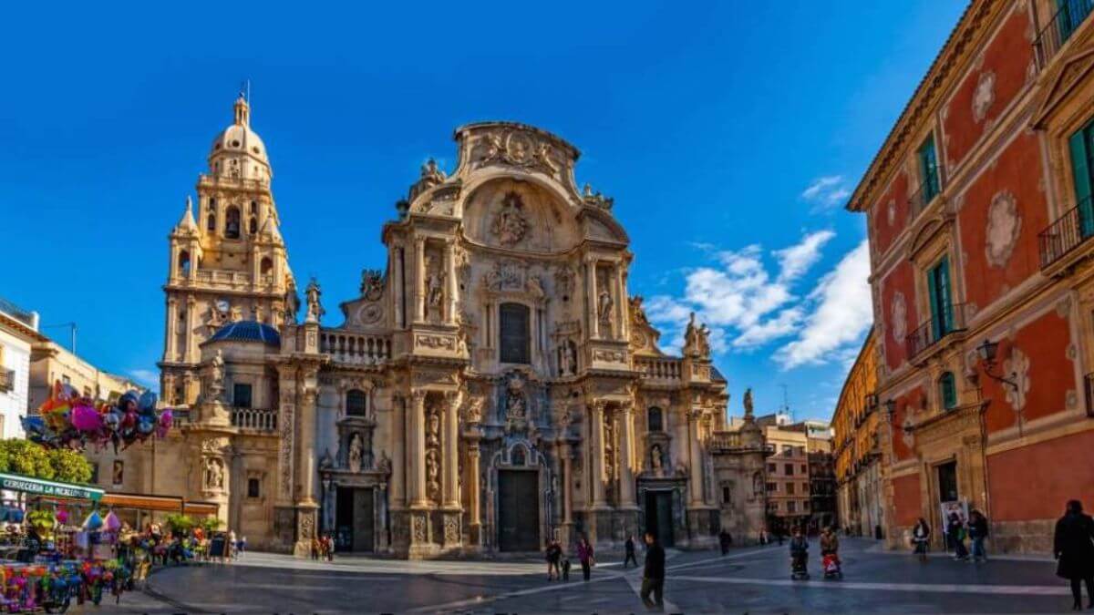 Instituto Hispánico de Murcia - La Catedral de Santa María y el Palacio Episcopal