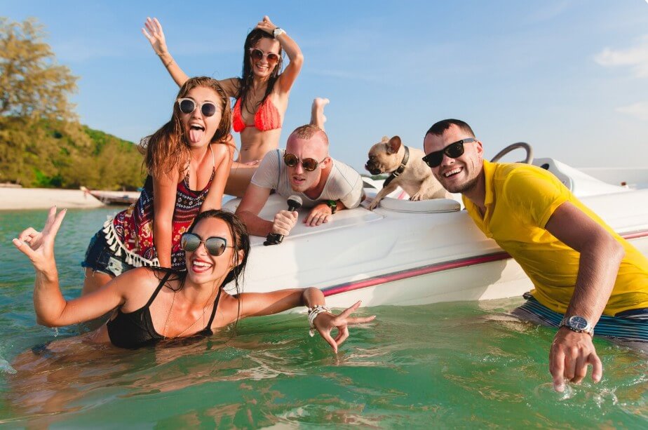 Instituto Hispánico de Murcia - Erasmus Beach Weekend + Boat Party (versión en español)