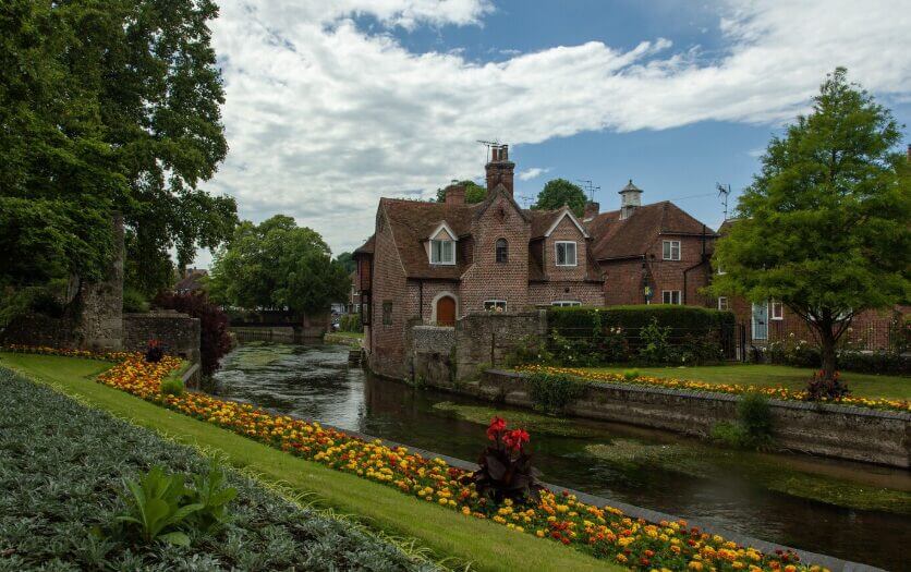Instituto Hispánico de Murcia - Viajes de Putney High School (Londres): una aventura educativa en el corazón de Murcia Instituto Hispánico de Murcia - Viajes de Putney High School (Londres): una aventura educativa en el corazón de Murcia