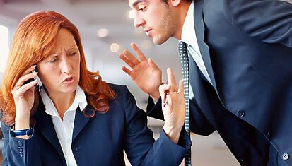 Instituto Hispánico de Murcia - ¿Interrumpir? ¡No es solo mala educación, a veces es pura pasión! Instituto Hispánico de Murcia - ¿Interrumpir? ¡No es solo mala educación, a veces es pura pasión!